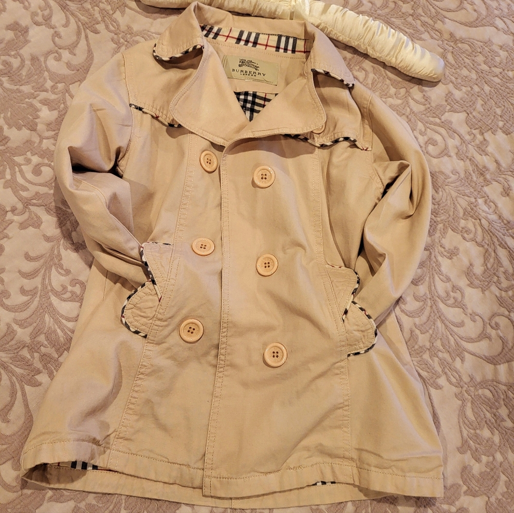 Burberry 1856 child coat size 6